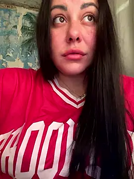 Snapshot of DaisyStreet chatting on November 10, 2025, 5:56 pm DaisyStreet online show from November 10, 2025, 5:56 pm