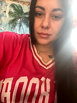 Snapshot of DaisyStreet chatting on November 14, 2025, 10:58 am DaisyStreet online show from November 14, 2025, 10:58 am