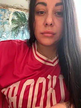 Snapshot of DaisyStreet chatting on November 23, 2025, 10:59 am DaisyStreet online show from November 23, 2025, 10:59 am