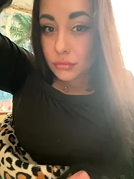 Snapshot of DaisyStreet chatting on November 24, 2025, 11:54 am DaisyStreet online show from November 24, 2025, 11:54 am