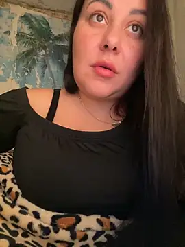 Snapshot of DaisyStreet chatting on November 30, 2025, 7:29 pm DaisyStreet online show from November 30, 2025, 7:29 pm