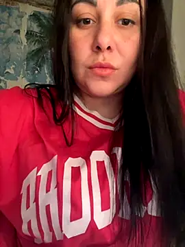 Snapshot of DaisyStreet chatting on December 2, 2025, 2:56 pm DaisyStreet online show from December 2, 2025, 2:56 pm