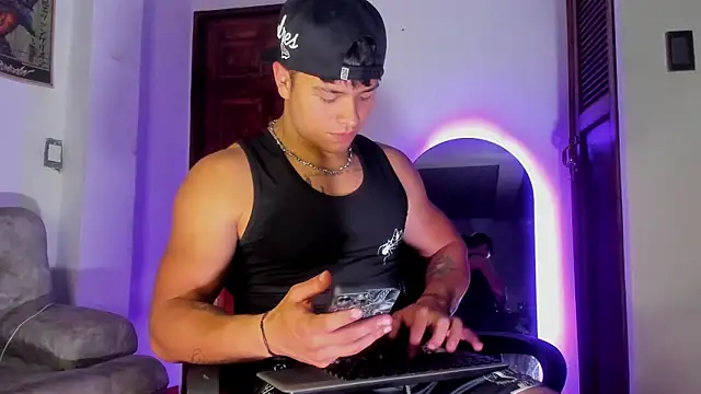 Snapshot of Dominic_Biker__ chatting on June 23, 2026, 2:31 am Dominic Biker online show from June 23, 2026, 2:31 am