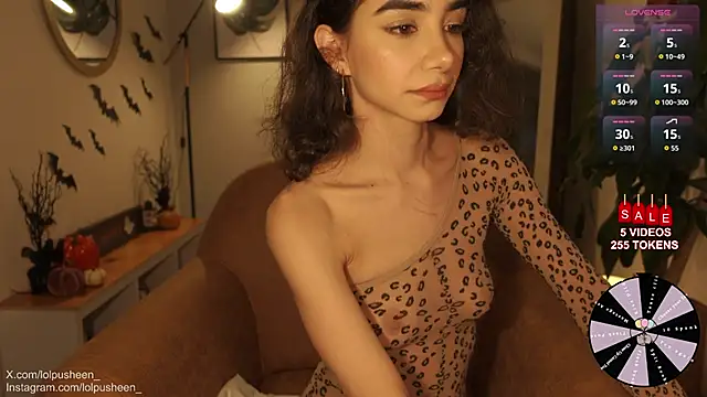 Snapshot of JulietteDee chatting on October 13, 2025, 10:54 pm JulietteDee online show from October 13, 2025, 10:54 pm