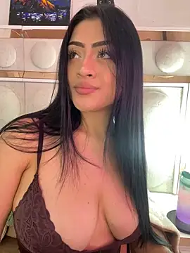 Snapshot of lucianaroy chatting on February 17, 2025, 7:42 pm lucianaroy online show from February 17, 2025, 7:42 pm