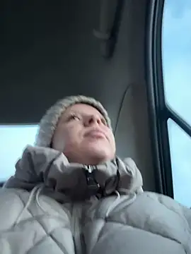 LikaCat online show from November 13, 2025, 1:59 am