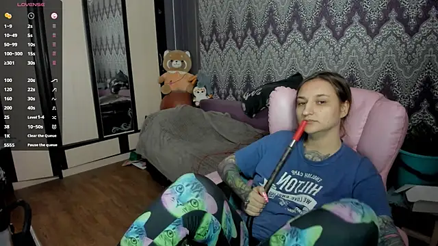 Snapshot of AlexRacc00n chatting on January 21, 2025, 2:54 am AlexRacc00n online show from January 21, 2025, 2:54 am