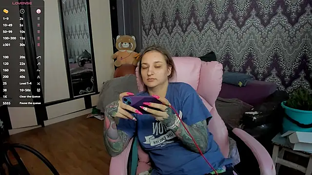 Snapshot of AlexRacc00n chatting on January 21, 2025, 6:00 am AlexRacc00n online show from January 21, 2025, 6:00 am