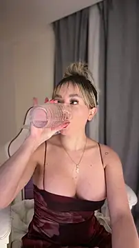 Alison Diaz17 online show from January 7, 2026, 11:18 pm