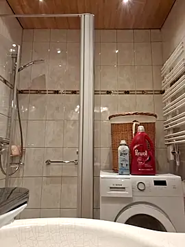 Snapshot of Elfucker77 chatting on September 16, 2025, 4:46 am Elfucker77 online show from September 16, 2025, 4:46 am