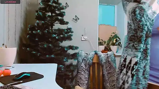 RosaJil online show from December 20, 2024, 2:27 pm