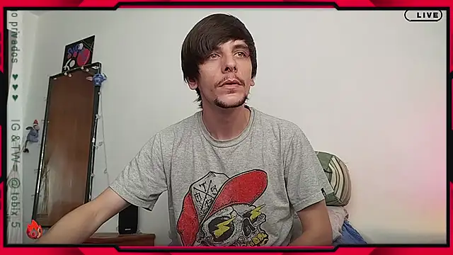 Snapshot of tobix_ chatting on January 10, 2025, 8:15 pm tobix online show from January 10, 2025, 8:15 pm