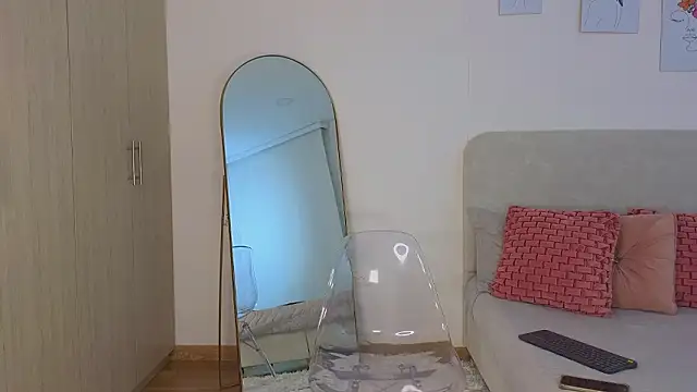 KristennBlue online show from February 21, 2026, 4:52 pm