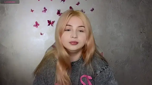 shy blondiee online show from September 15, 2025, 7:47 pm