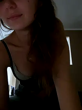 QuitieLia online show from October 26, 2025, 9:26 am