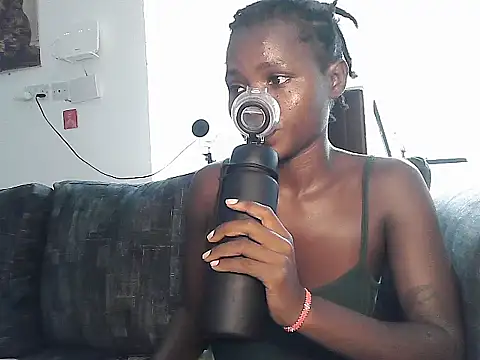 Snapshot of petiteebony_81 chatting on November 25, 2025, 7:36 pm petiteebony 81 online show from November 25, 2025, 7:36 pm