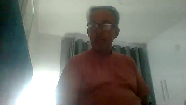 tuggy59 online show from October 18, 2025, 4:04 am