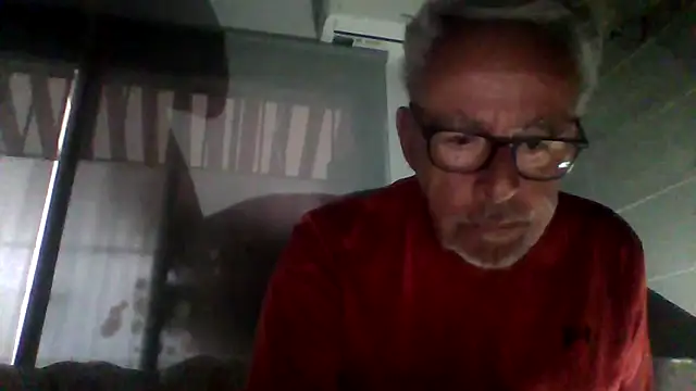 Snapshot of tuggy59 chatting on November 21, 2025, 6:45 am tuggy59 online show from November 21, 2025, 6:45 am