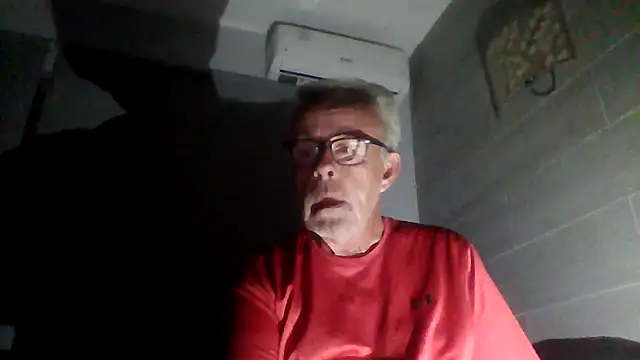 Snapshot of tuggy59 chatting on November 23, 2025, 6:24 am tuggy59 online show from November 23, 2025, 6:24 am