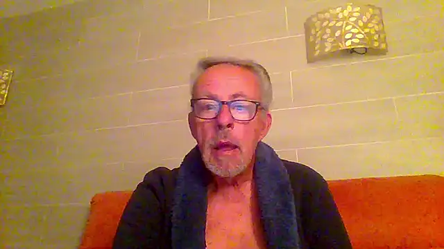 Snapshot of tuggy59 chatting on November 28, 2025, 3:09 am tuggy59 online show from November 28, 2025, 3:09 am