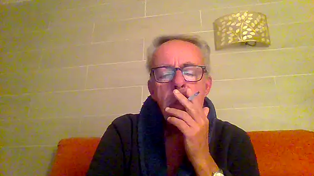 Snapshot of tuggy59 chatting on December 16, 2025, 6:18 am tuggy59 online show from December 16, 2025, 6:18 am