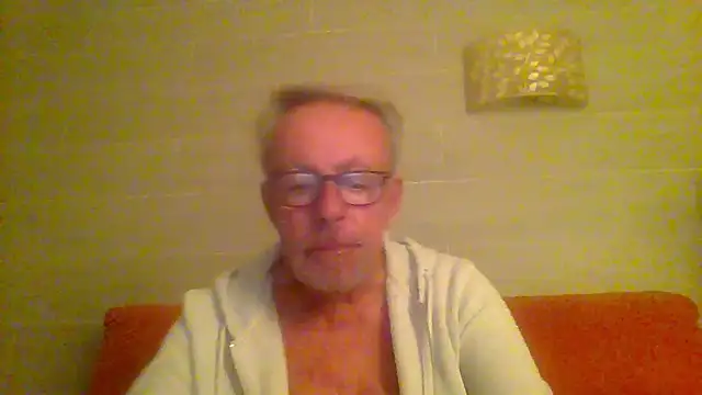 tuggy59 online show from March 15, 2026, 4:51 am