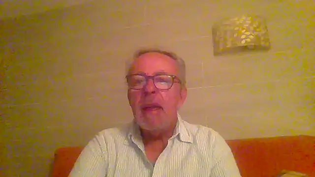 tuggy59 online show from April 3, 2026, 4:43 am