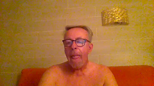 tuggy59 online show from July 3, 2026, 4:41 am