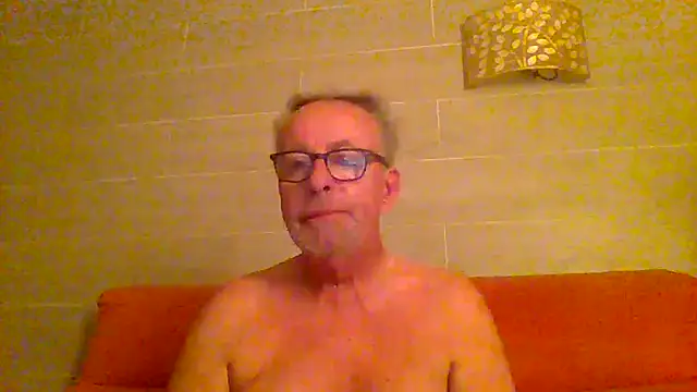 tuggy59 online show from July 7, 2026, 3:53 am