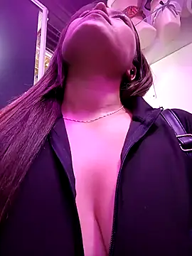 Snapshot of marena_saenz chatting on December 12, 2024, 6:10 pm marena saenz online show from December 12, 2024, 6:10 pm