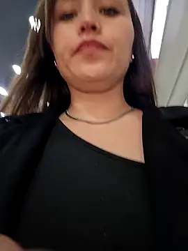 Snapshot of marena_saenz chatting on October 24, 2025, 5:42 pm marena saenz online show from October 24, 2025, 5:42 pm