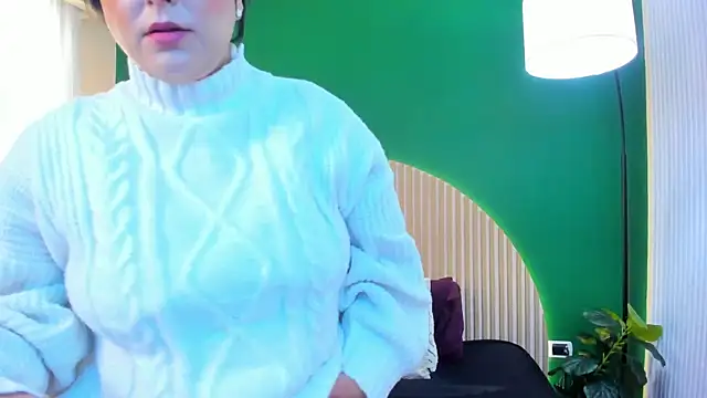 taylor bennet online show from December 17, 2025, 11:49 am