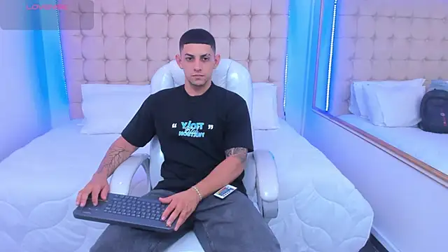 Alex cute77 online show from December 3, 2025, 11:52 am