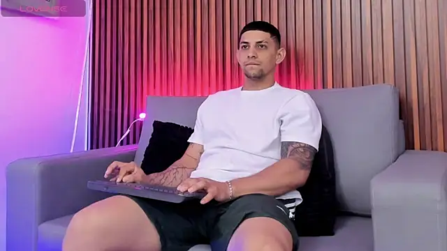 Alex cute77 online show from March 12, 2026, 12:22 pm