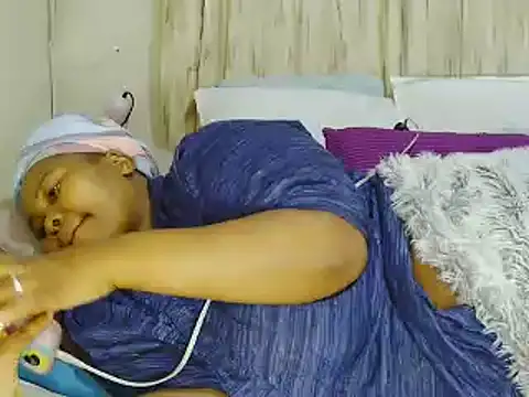 Snapshot of Real1SweetQueen chatting on May 17, 2026, 6:26 pm Real1SweetQueen online show from May 17, 2026, 6:26 pm