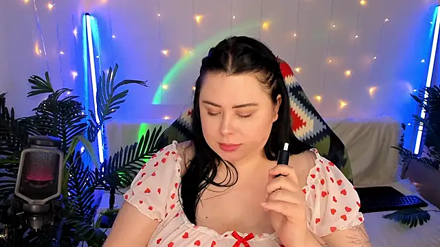 Snapshot of Akemi_BBW chatting on January 6, 2025, 9:11 pm Akemi BBW online show from January 6, 2025, 9:11 pm