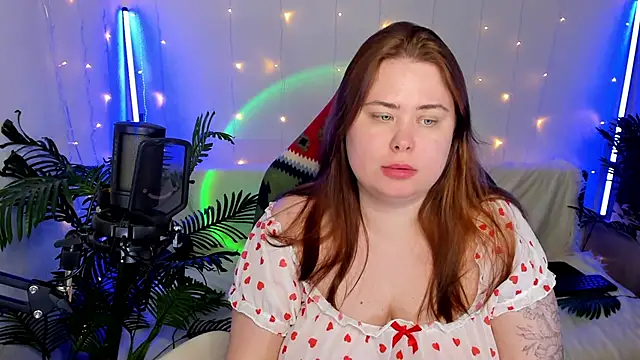 Snapshot of Akemi_BBW chatting on January 11, 2025, 2:20 am Akemi BBW online show from January 11, 2025, 2:20 am