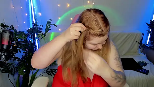 Snapshot of Akemi_BBW chatting on January 22, 2025, 5:49 pm Akemi BBW online show from January 22, 2025, 5:49 pm