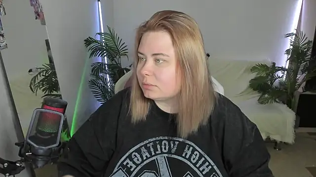 Snapshot of Akemi_BBW chatting on March 1, 2025, 5:49 pm Akemi BBW online show from March 1, 2025, 5:49 pm