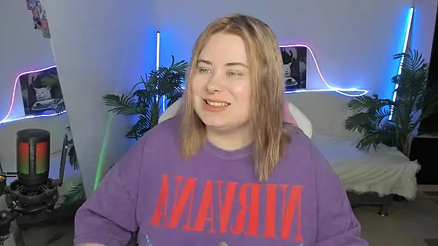 Snapshot of Akemi_BBW chatting on March 8, 2025, 7:20 pm Akemi BBW online show from March 8, 2025, 7:20 pm