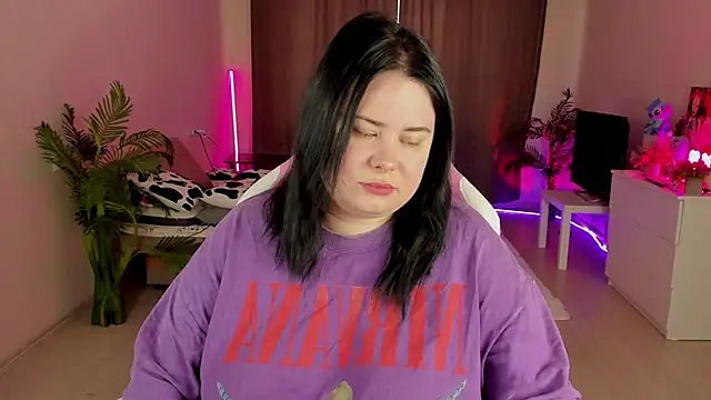 Snapshot of Akemi_BBW chatting on September 17, 2025, 5:09 am Akemi BBW online show from September 17, 2025, 5:09 am