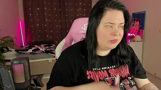 Snapshot of Akemi_BBW chatting on September 21, 2025, 4:19 pm Akemi BBW online show from September 21, 2025, 4:19 pm