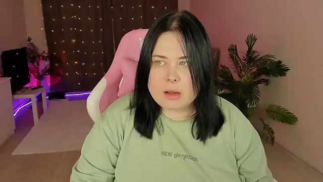 Snapshot of Akemi_BBW chatting on October 4, 2025, 6:06 pm Akemi BBW online show from October 4, 2025, 6:06 pm