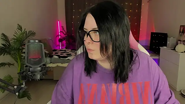 Snapshot of Akemi_BBW chatting on October 10, 2025, 5:12 pm Akemi BBW online show from October 10, 2025, 5:12 pm