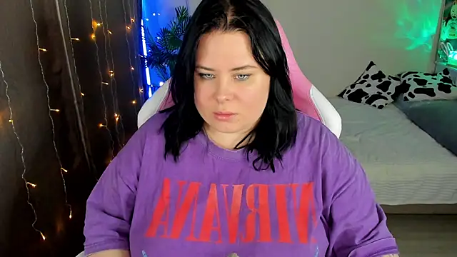 Snapshot of Akemi_BBW chatting on October 29, 2025, 5:58 pm Akemi BBW online show from October 29, 2025, 5:58 pm