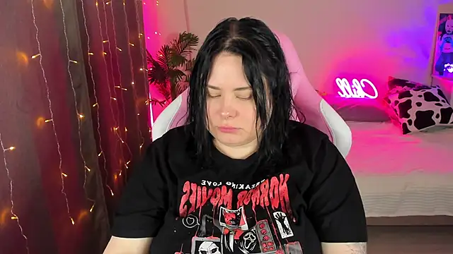 Snapshot of Akemi_BBW chatting on November 1, 2025, 5:59 pm Akemi BBW online show from November 1, 2025, 5:59 pm