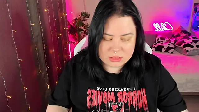 Snapshot of Akemi_BBW chatting on November 2, 2025, 4:42 pm Akemi BBW online show from November 2, 2025, 4:42 pm