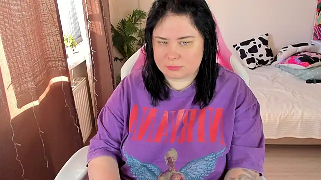 Snapshot of Akemi_BBW chatting on November 3, 2025, 6:58 am Akemi BBW online show from November 3, 2025, 6:58 am