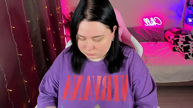 Snapshot of Akemi_BBW chatting on November 4, 2025, 4:28 pm Akemi BBW online show from November 4, 2025, 4:28 pm