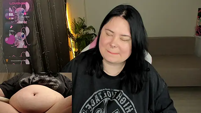 Snapshot of Akemi_BBW chatting on December 3, 2025, 5:26 am Akemi BBW online show from December 3, 2025, 5:26 am